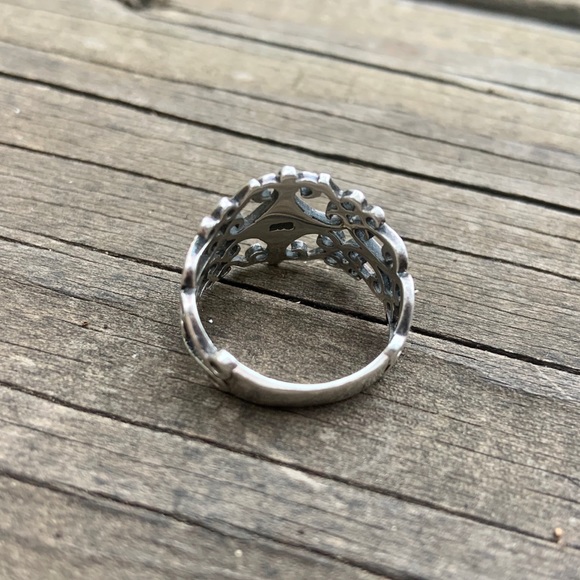 ❣️SOLD❣️Diamond and Swirls Sterling Silver Ring - Picture 5 of 5